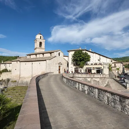 Il Moro Sulla Via Del Ponte Pensionat Sellano