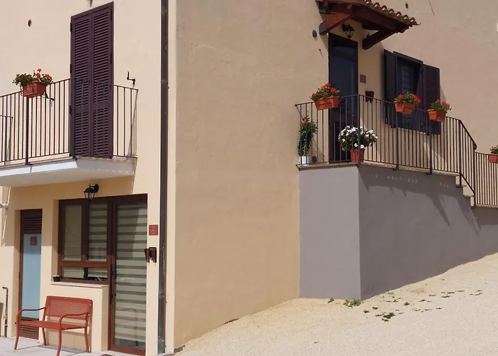 Il Moro Sulla Via Del Ponte Sellano